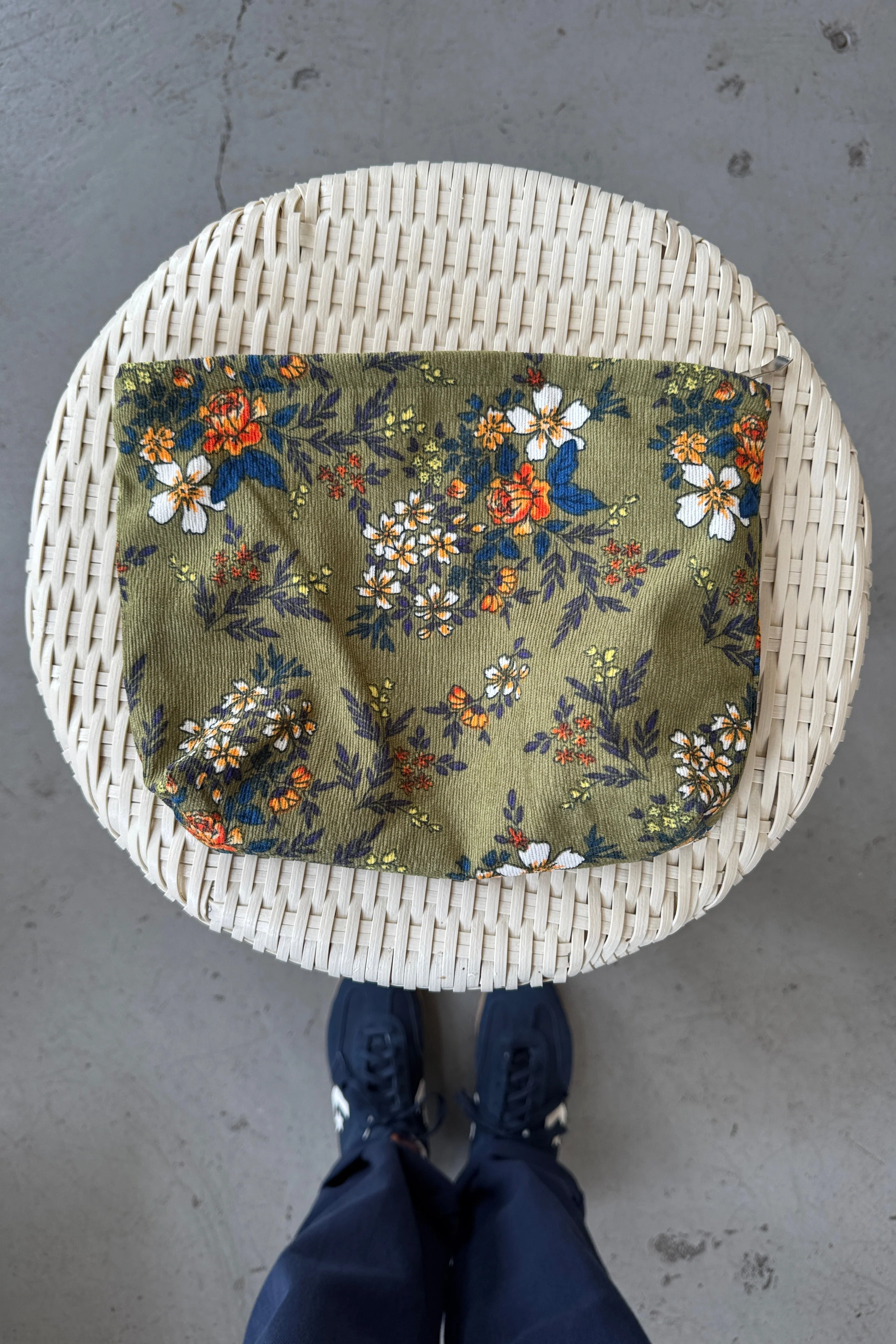 Green Floral Makeup Bag - Image 3