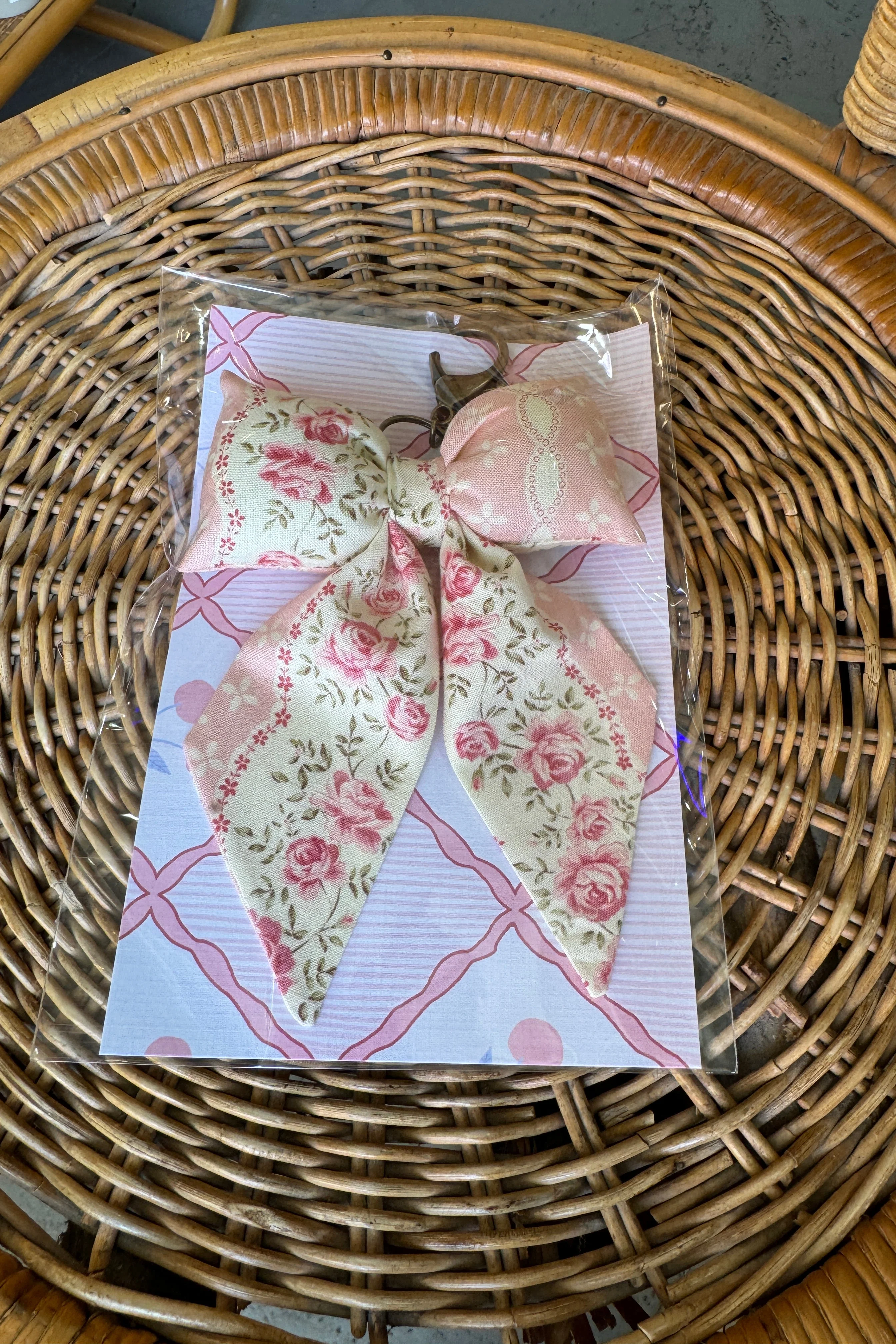 Puffy Bow Bag Clip
