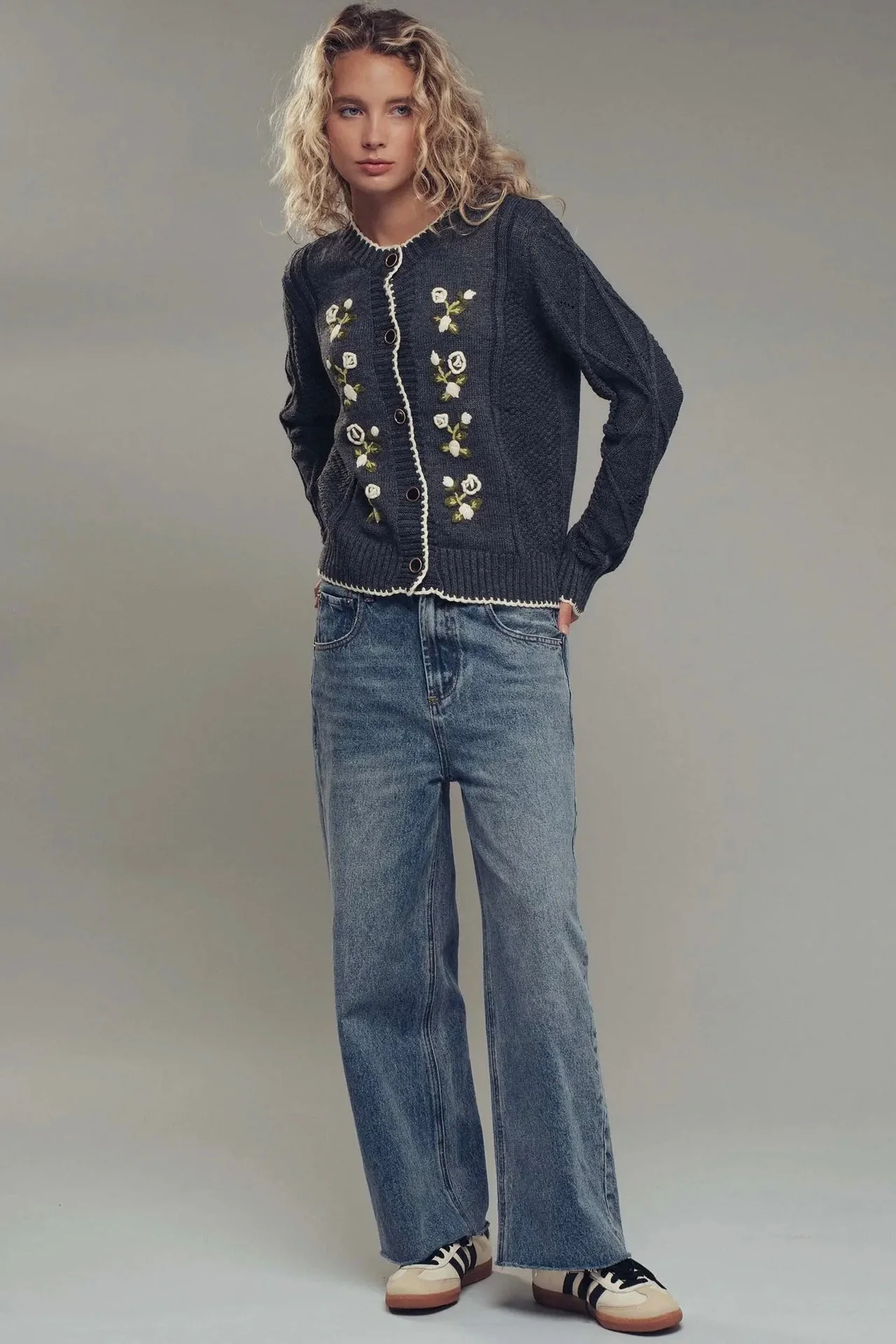 Relaxed Wide Leg Jeans - Image 14