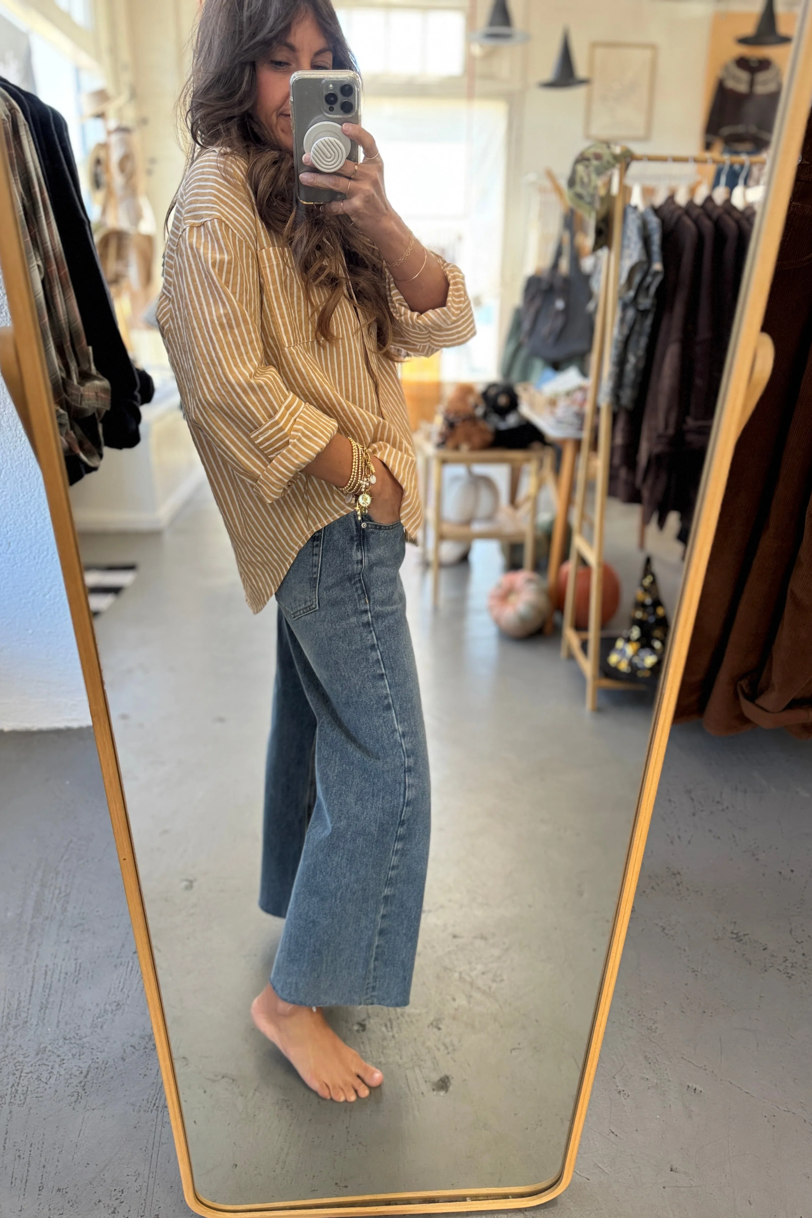 Relaxed Wide Leg Jeans - Image 3