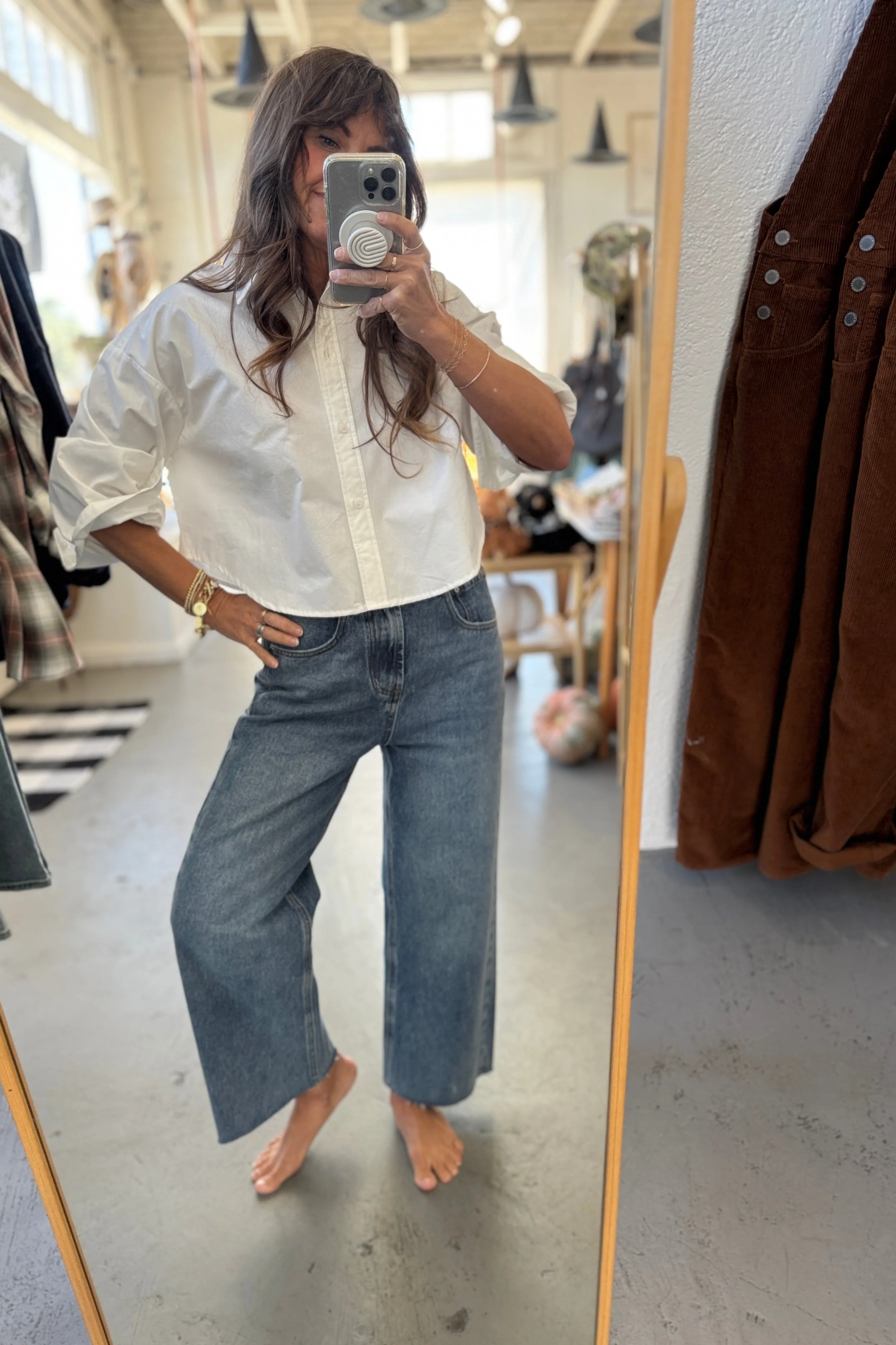 Relaxed Wide Leg Jeans - Image 4
