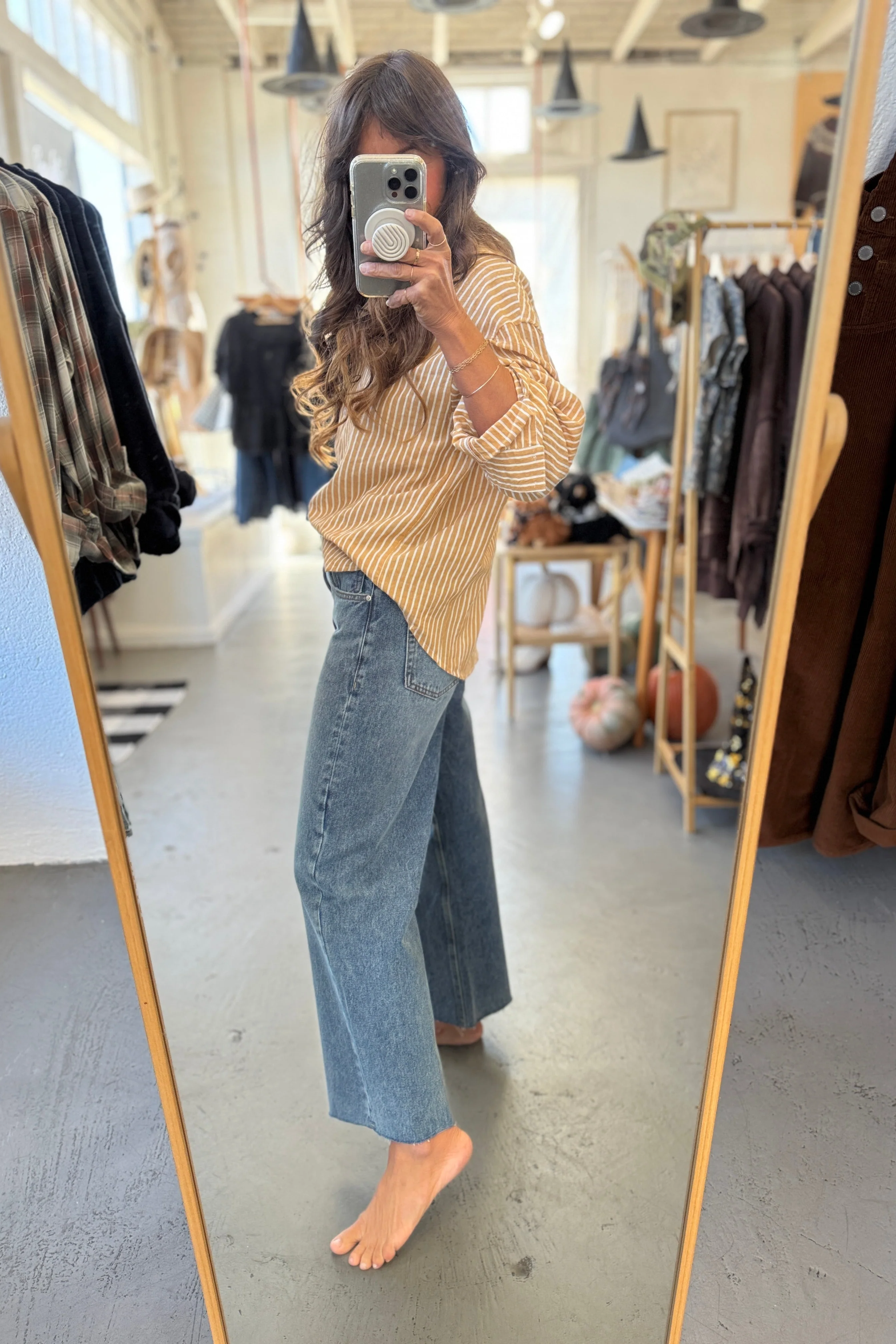 Relaxed Wide Leg Jeans - Image 5